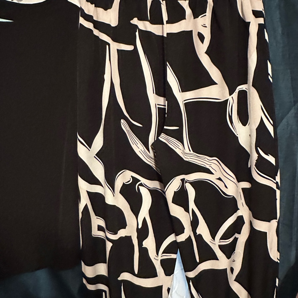Black Top and Abstract Print Pants Set - Picture 5 of 6